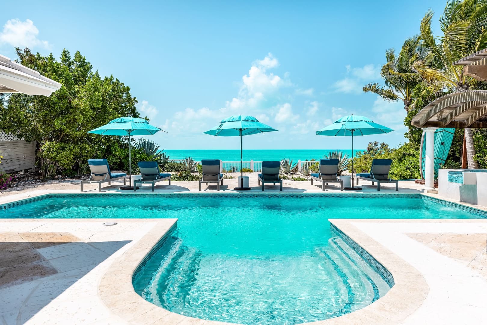 Villa La Percha private pool lounge area with ocean view